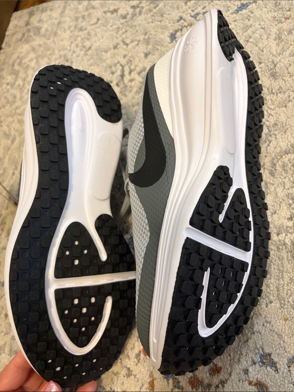 Nike Men’s  revolution 8 Light Gray and Black Athletic Running Shoes - Picture 4 of 5